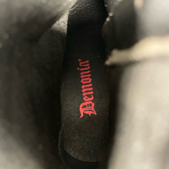 Demonia Cyberdelia Hologram Platform Boots - Picture 12 of 12